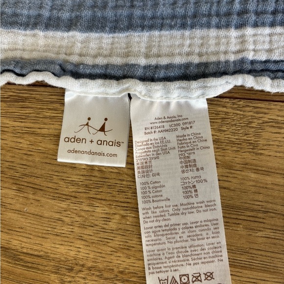 aden + anais Cotton Muslin Swaddle Blanket - Picture 7 of 10
